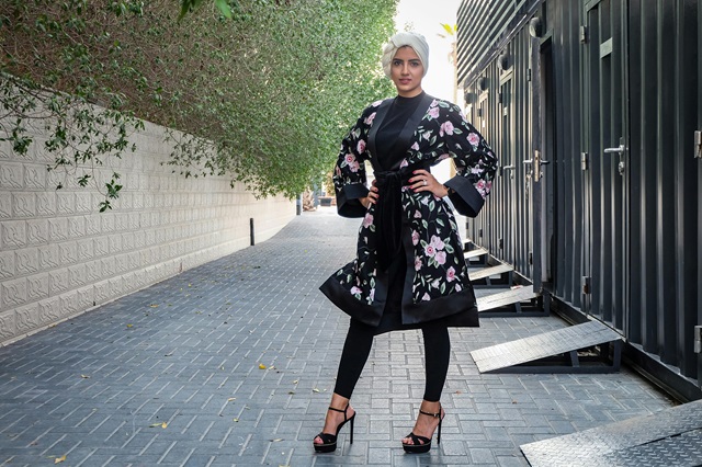 Les tendances actuelles en matière de couleurs et motifs pour les abayas